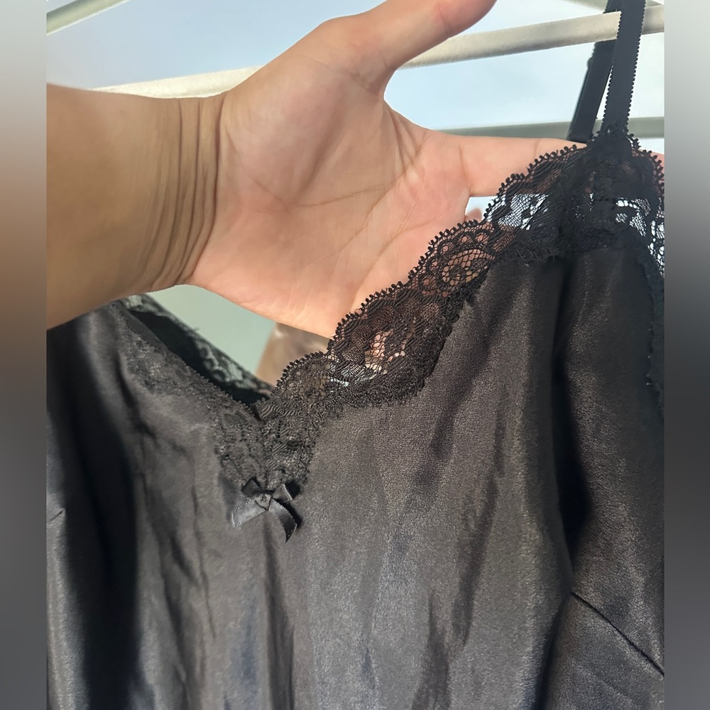 Victoria’s Secret Black and Lace Sleeveless Chemise - Picture 6 of 11